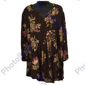 Arielle Tyler floral Bohemian Top size M